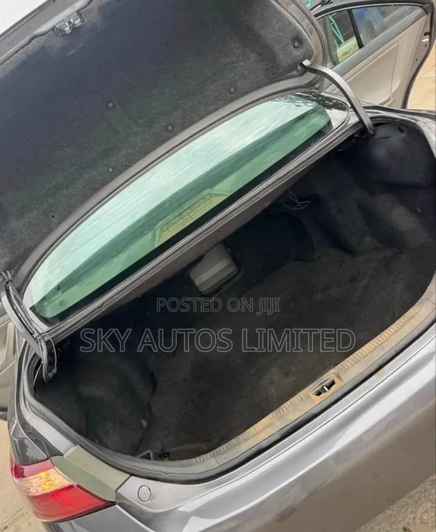 Toyota Camry XLE V6 4dr Sedan (3.5L 6cyl 6AM) 2007 Gray