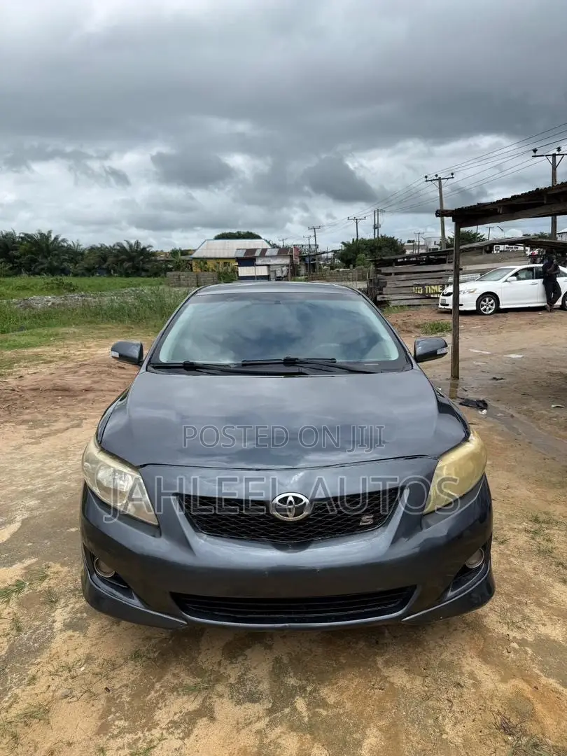Toyota Corolla 2010 Gray