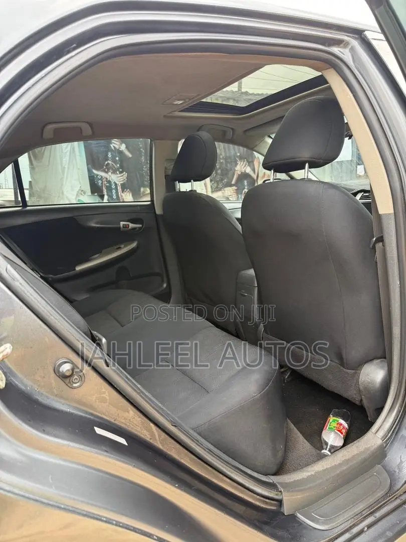 Toyota Corolla 2010 Gray