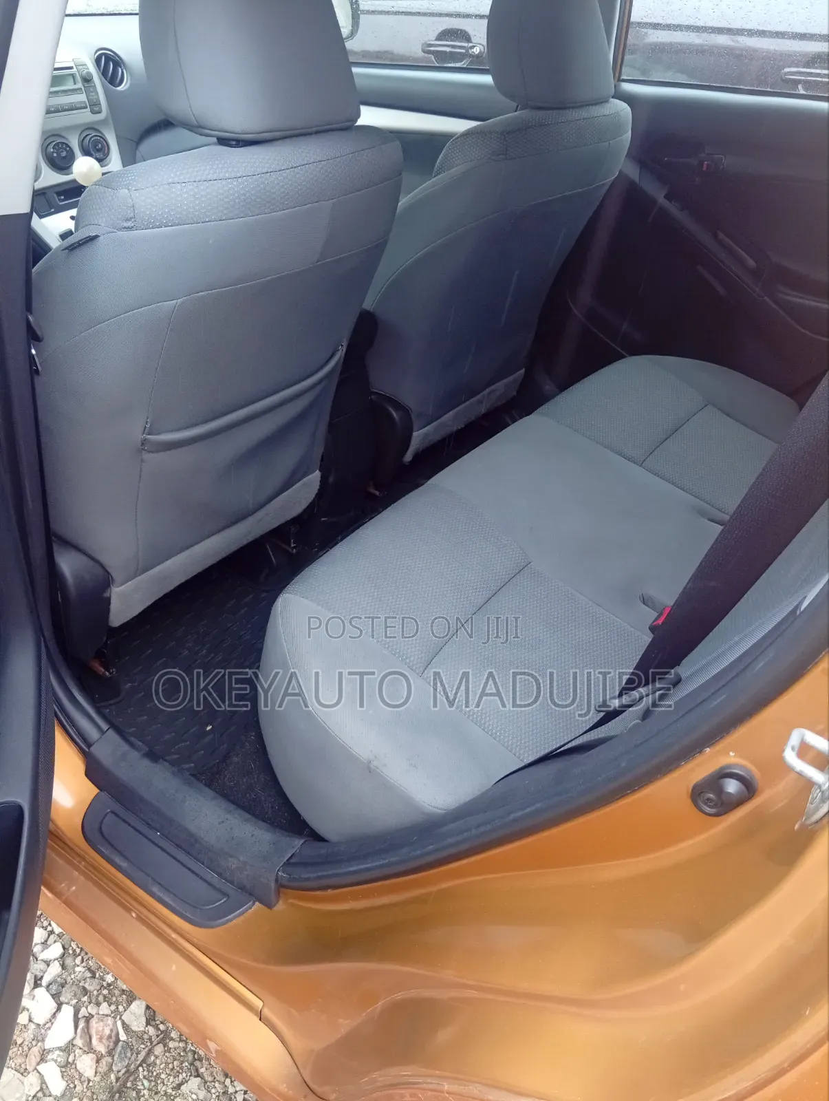 Toyota Matrix 2010 Orange