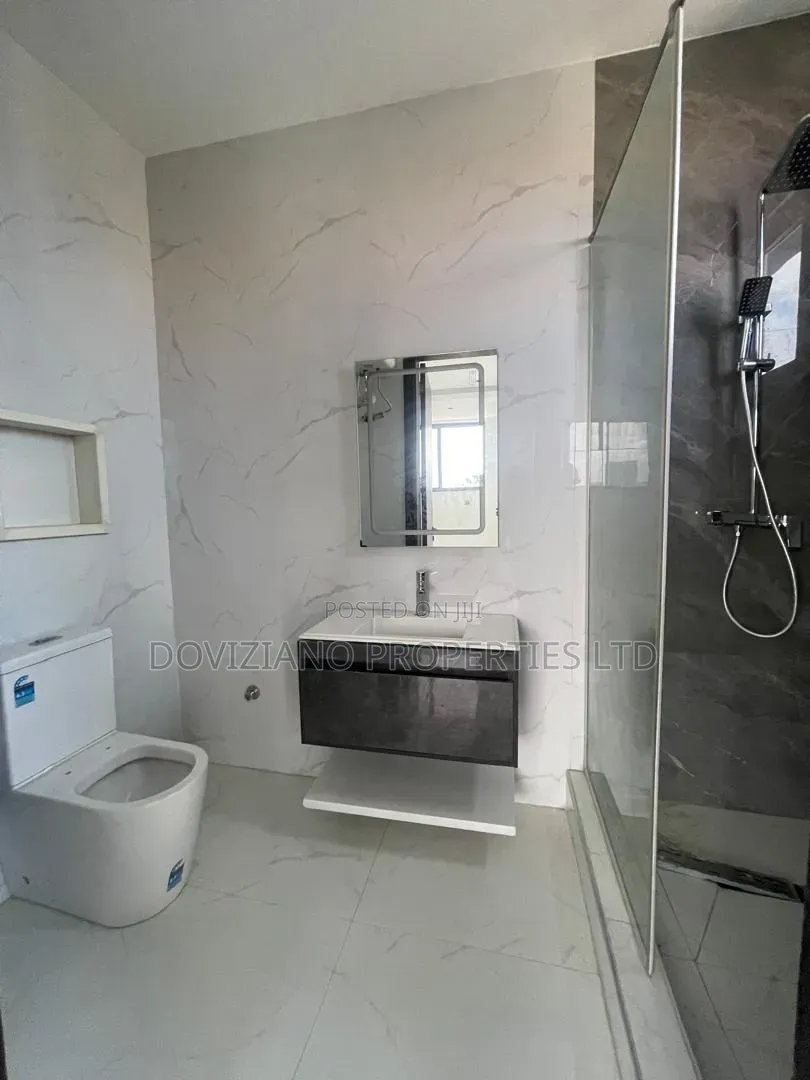 4bdrm Duplex in Banana Island for rent