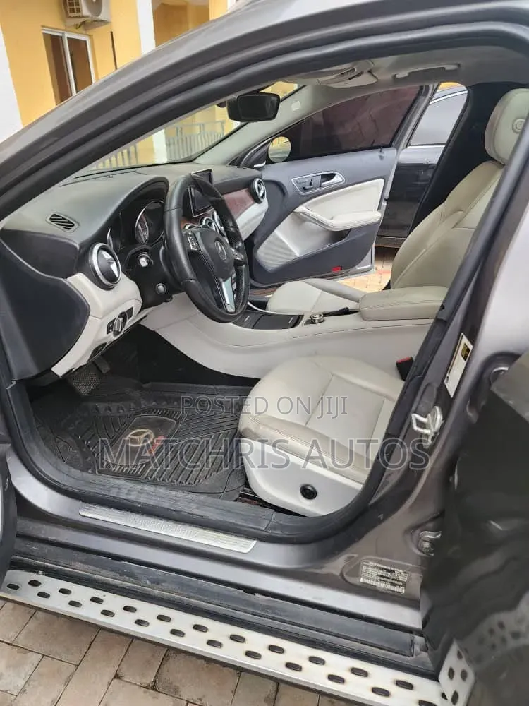 Mercedes-Benz GLA 250 2015 Gray