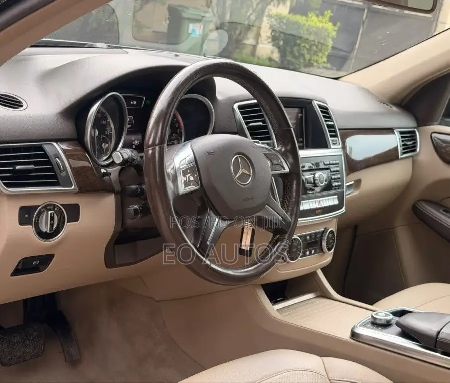 Mercedes-Benz M Class ML350 4MATIC 4dr SUV AWD (3.5L 6cyl 7A) 2014