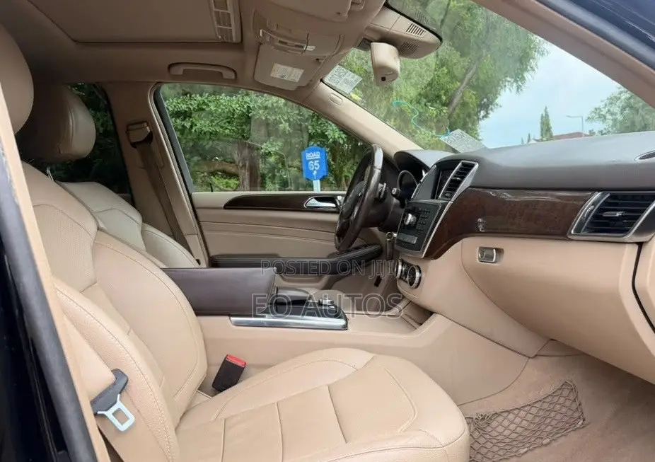 Mercedes-Benz M Class ML350 4MATIC 4dr SUV AWD (3.5L 6cyl 7A) 2014