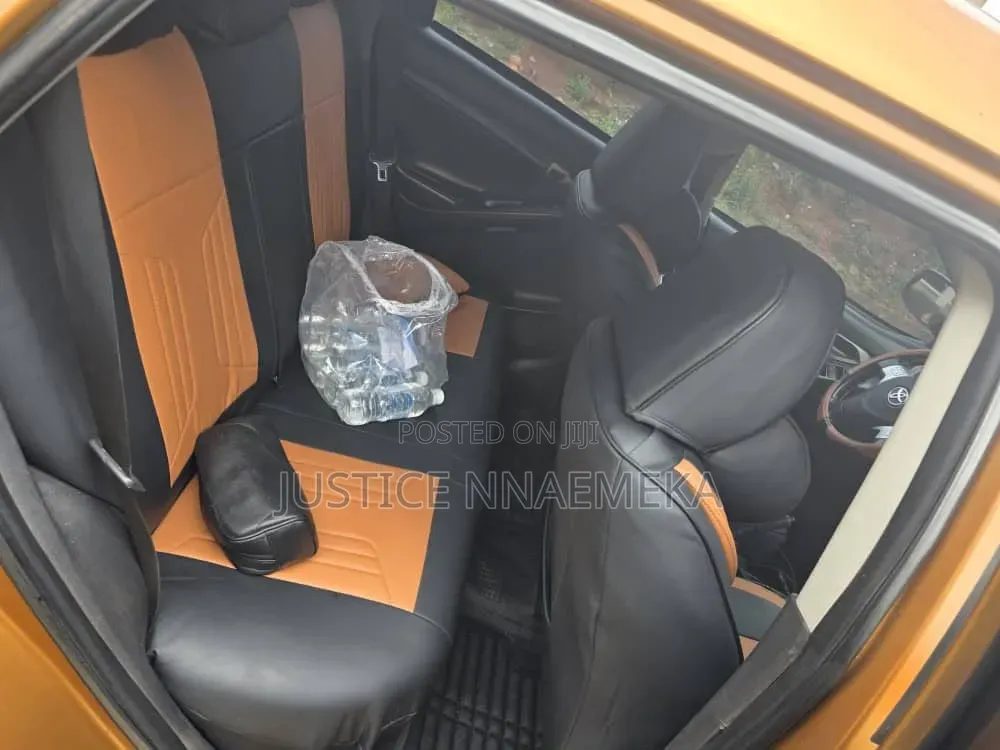 Toyota Matrix 2008 Gold
