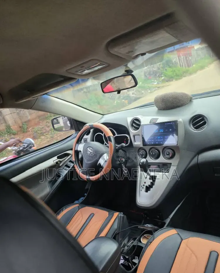 Toyota Matrix 2008 Gold