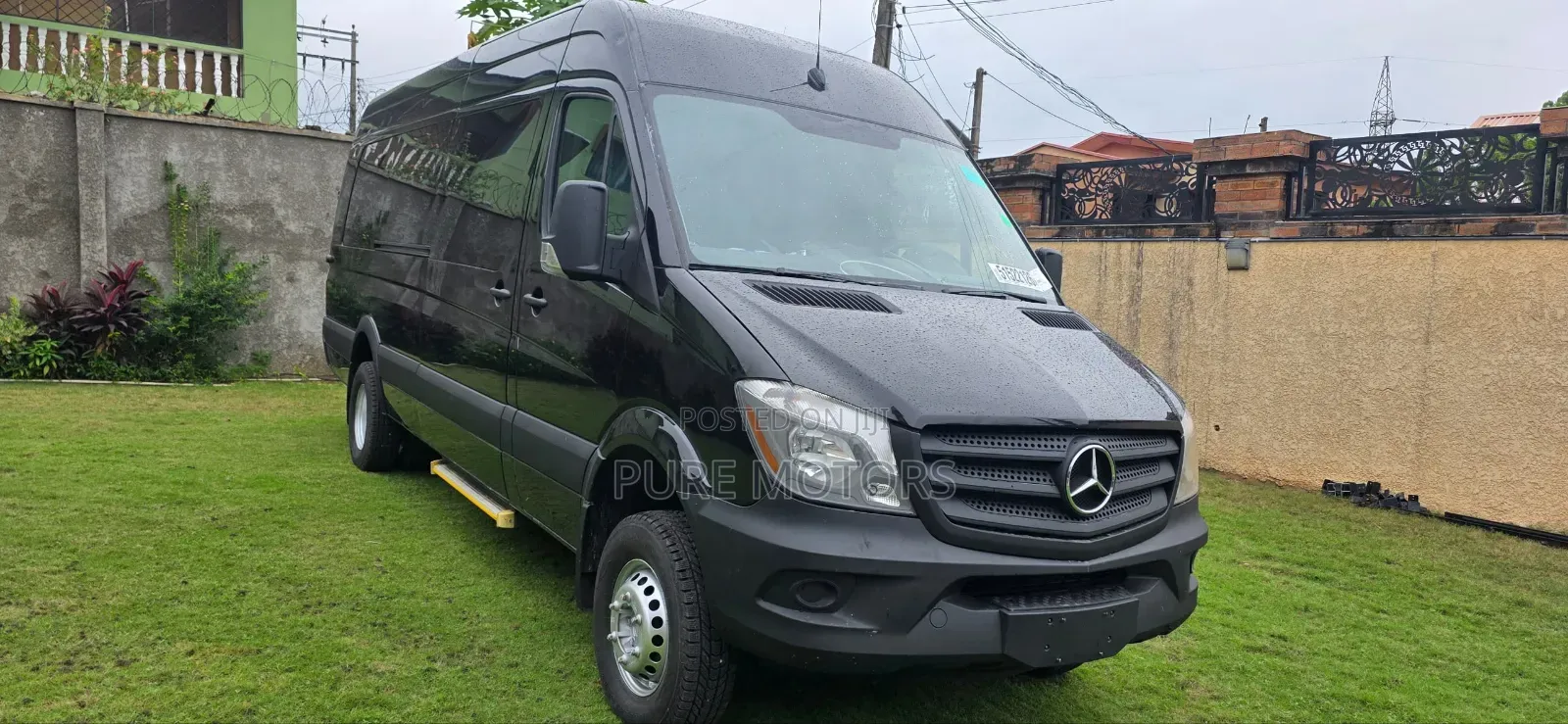 Mercedes-Benz eSprinter 2024 Black