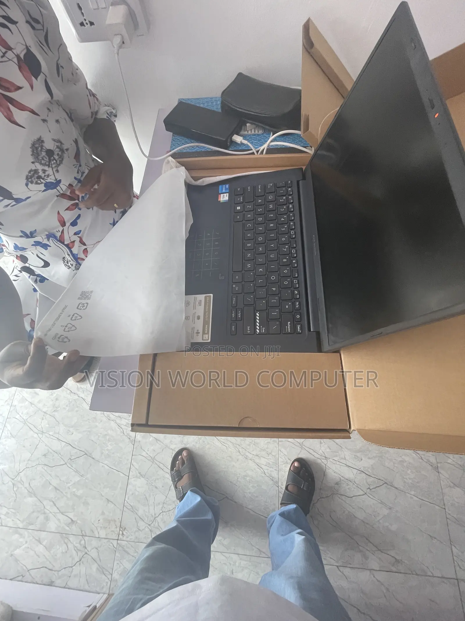 New Laptop Asus Vivobook 14 12GB Intel Core i5 SSD 256GB