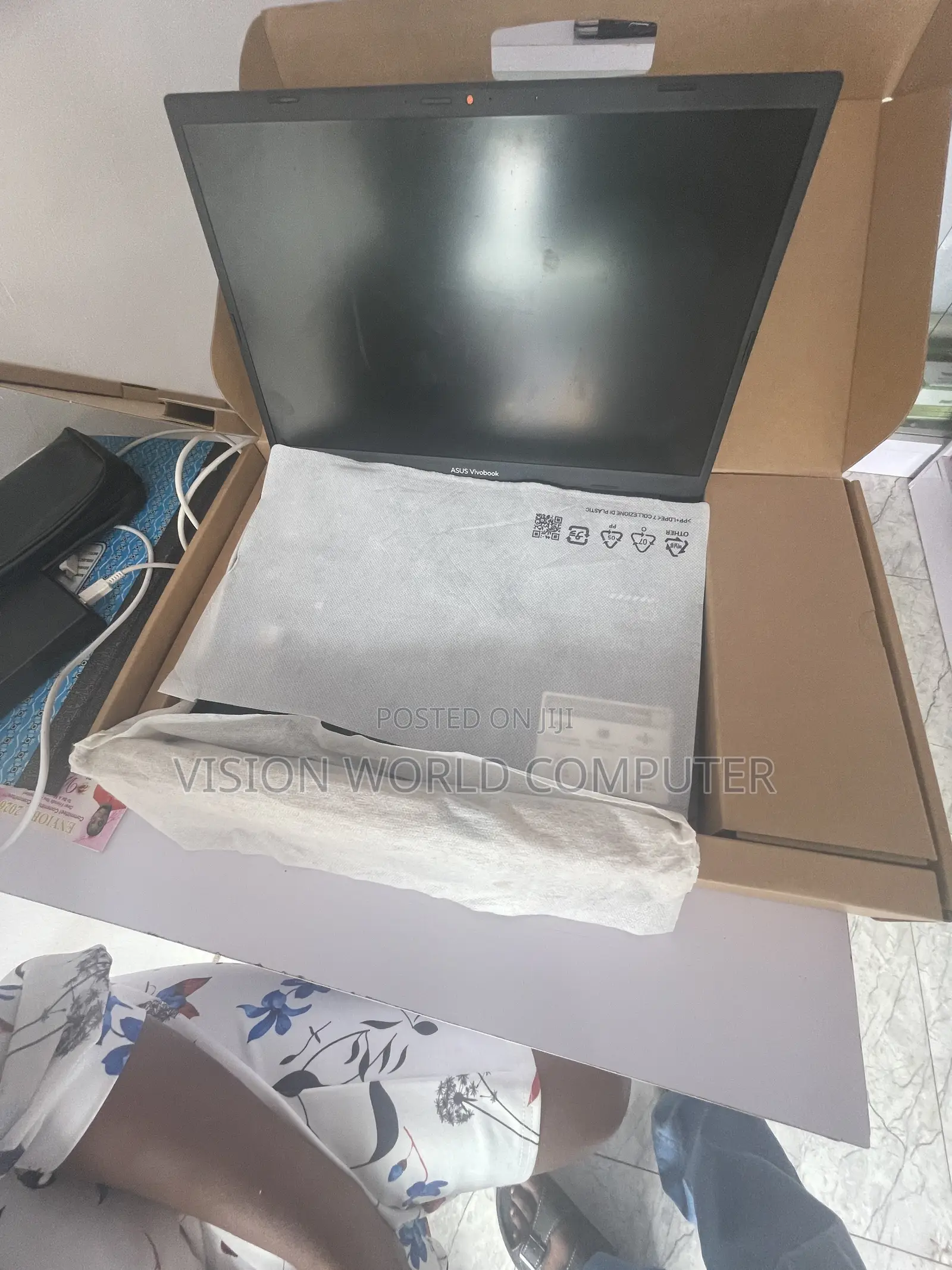 New Laptop Asus Vivobook 14 12GB Intel Core i5 SSD 256GB