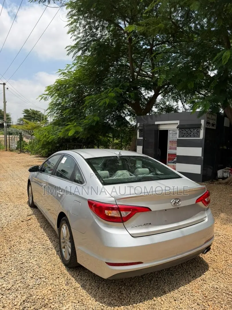 Hyundai Sonata Sport 4dr Sedan (2.4L 4cyl 6A) 2015 Silver