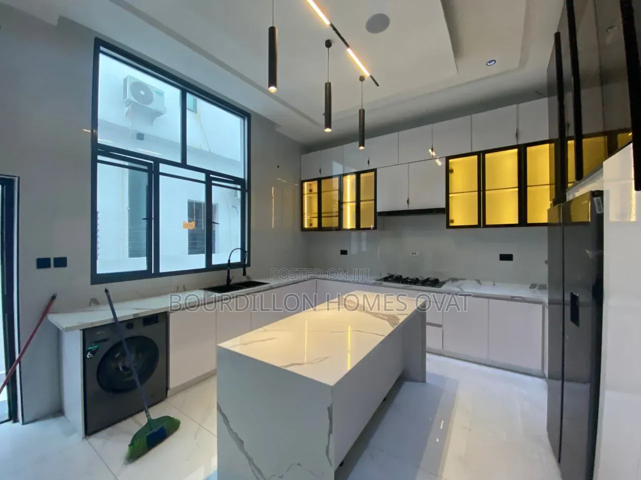 5bdrm Duplex in Osapa London Lekki for sale