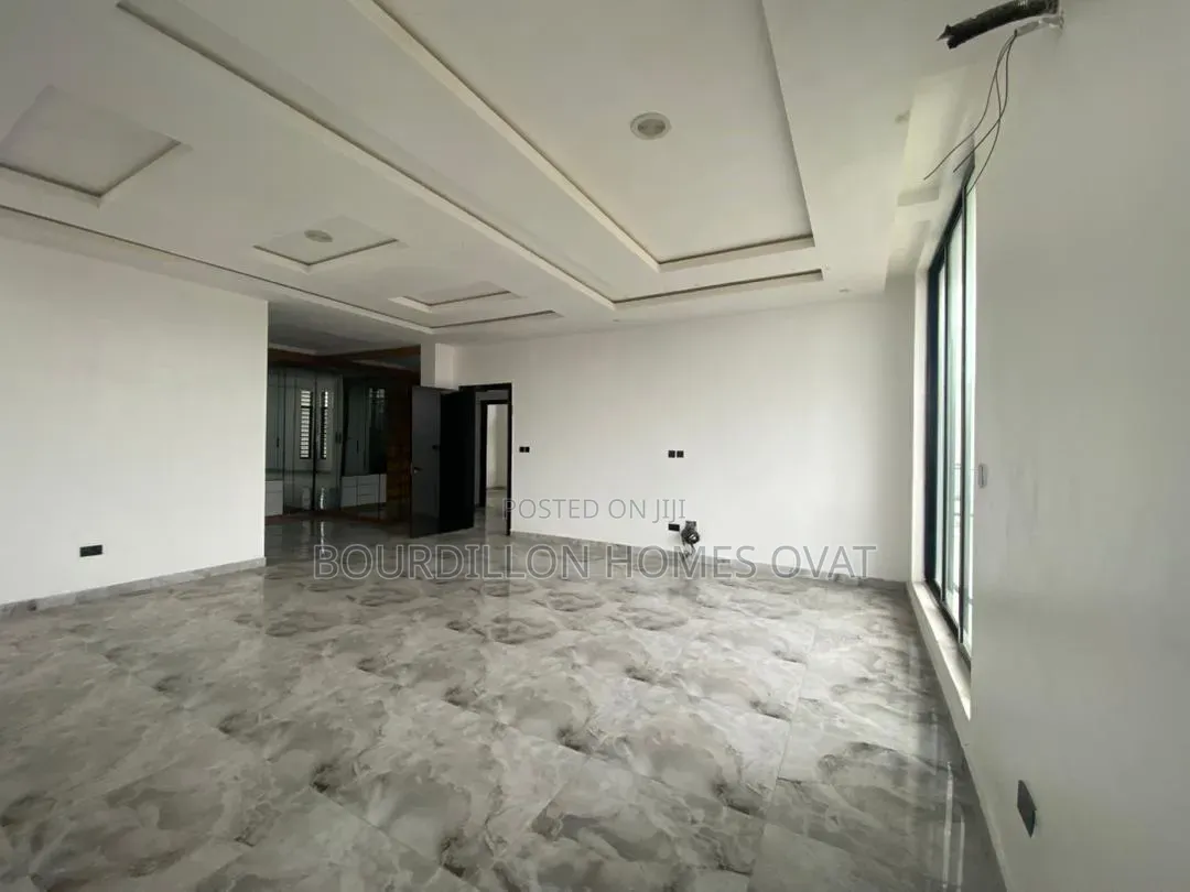 4bdrm Penthouse in Osapa London Lekki for sale