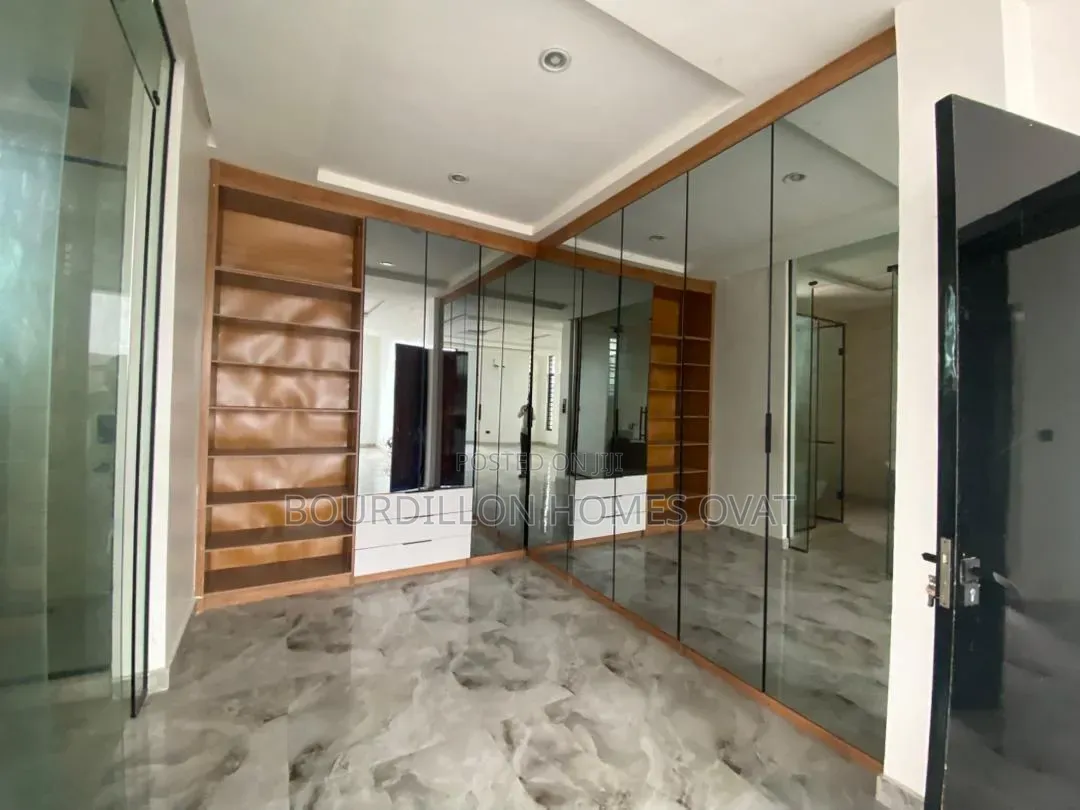 4bdrm Penthouse in Osapa London Lekki for sale