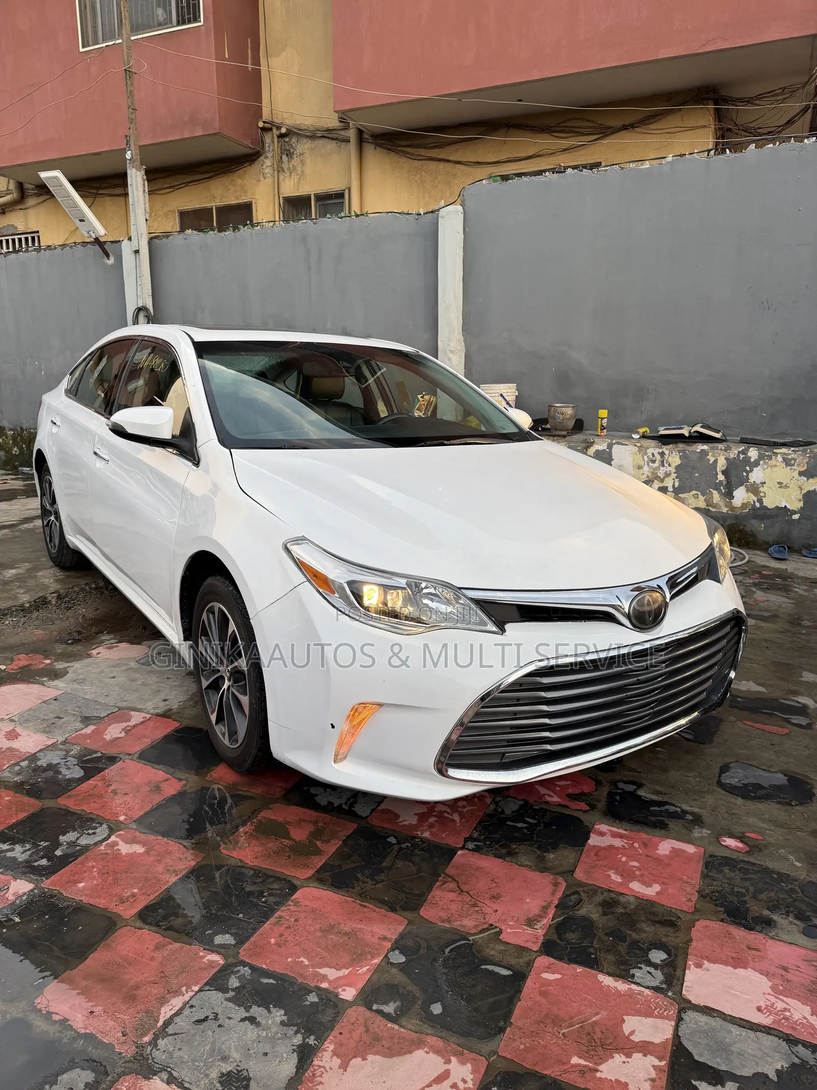 Toyota Avalon XLE 4dr Sedan (3.5L 6cyl 6A) 2015 White