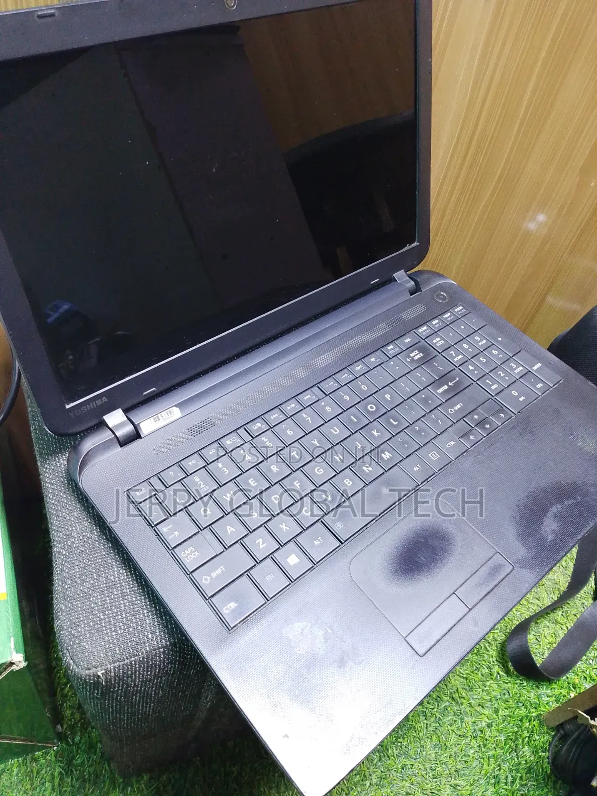 Laptop Toshiba Satellite C55 4GB Intel Celeron HDD 500GB