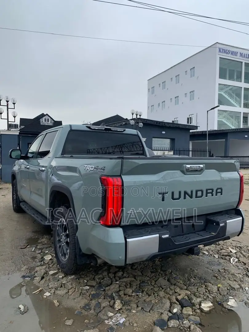 Toyota Tundra 2024 Pearl
