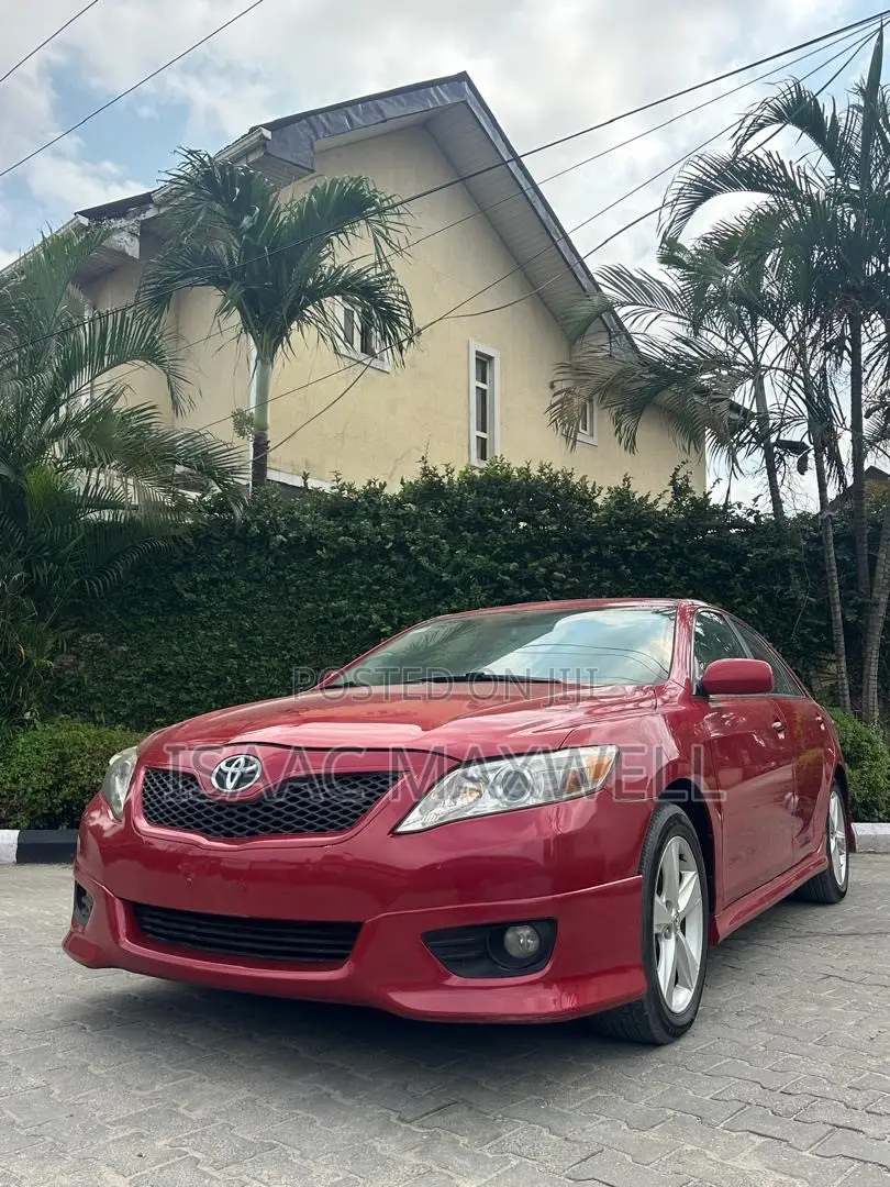 Toyota Camry SE 4dr Sedan (2.5L 4cyl 6A) 2011 Red