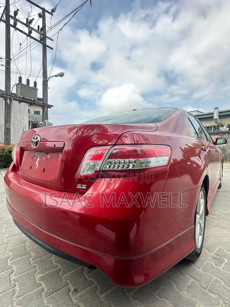 Toyota Camry SE 4dr Sedan (2.5L 4cyl 6A) 2011 Red