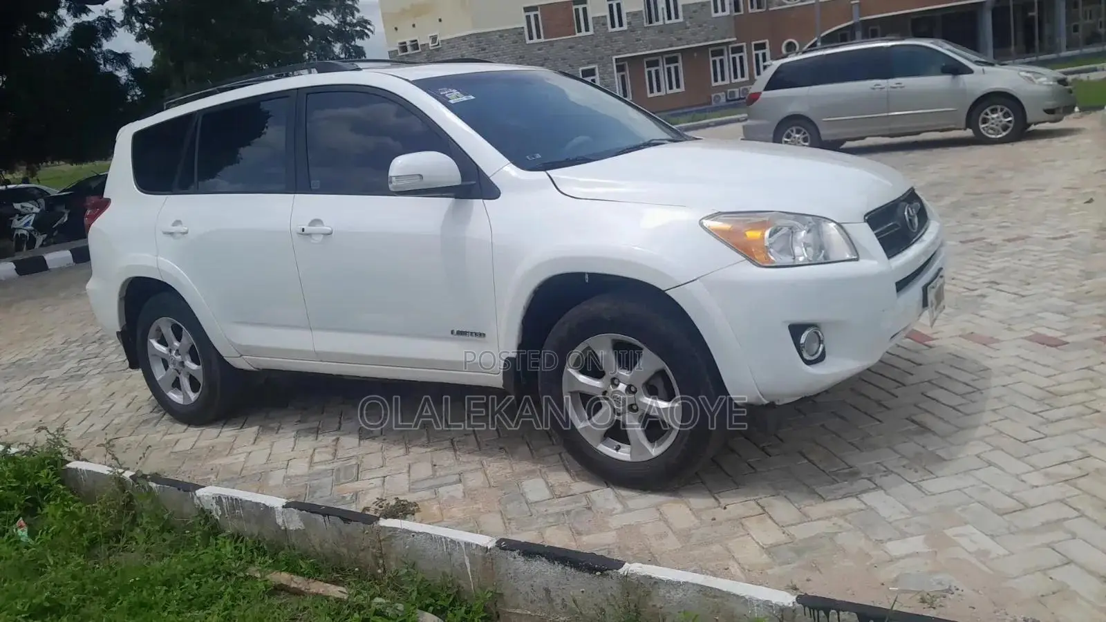 Toyota RAV4 2.5 Limited 4x4 2010 White