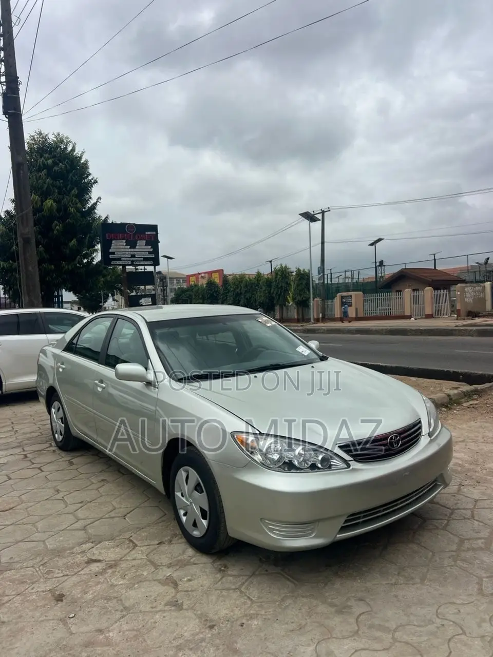 Toyota Camry LE 4dr Sedan (2.4L 4cyl 5A) 2005 Silver