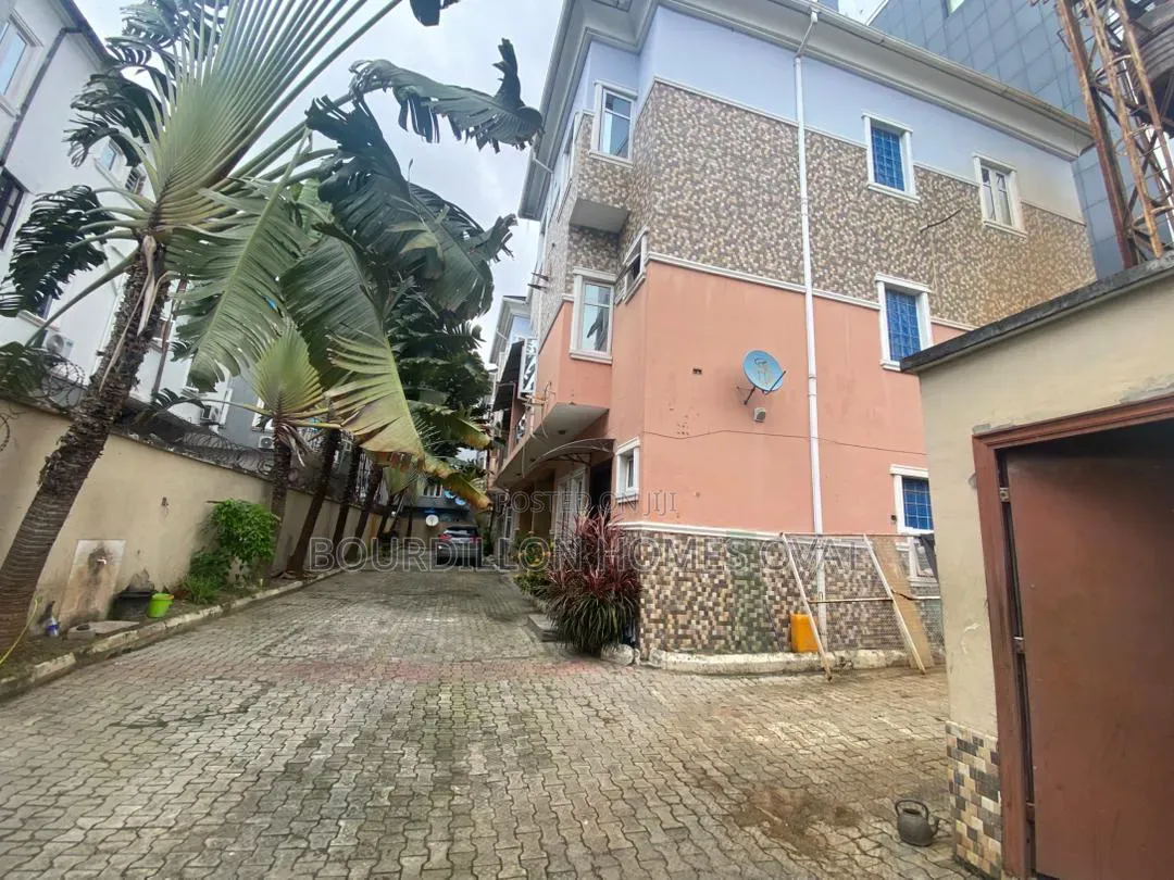 5bdrm Duplex in Osapa London Lekki for sale