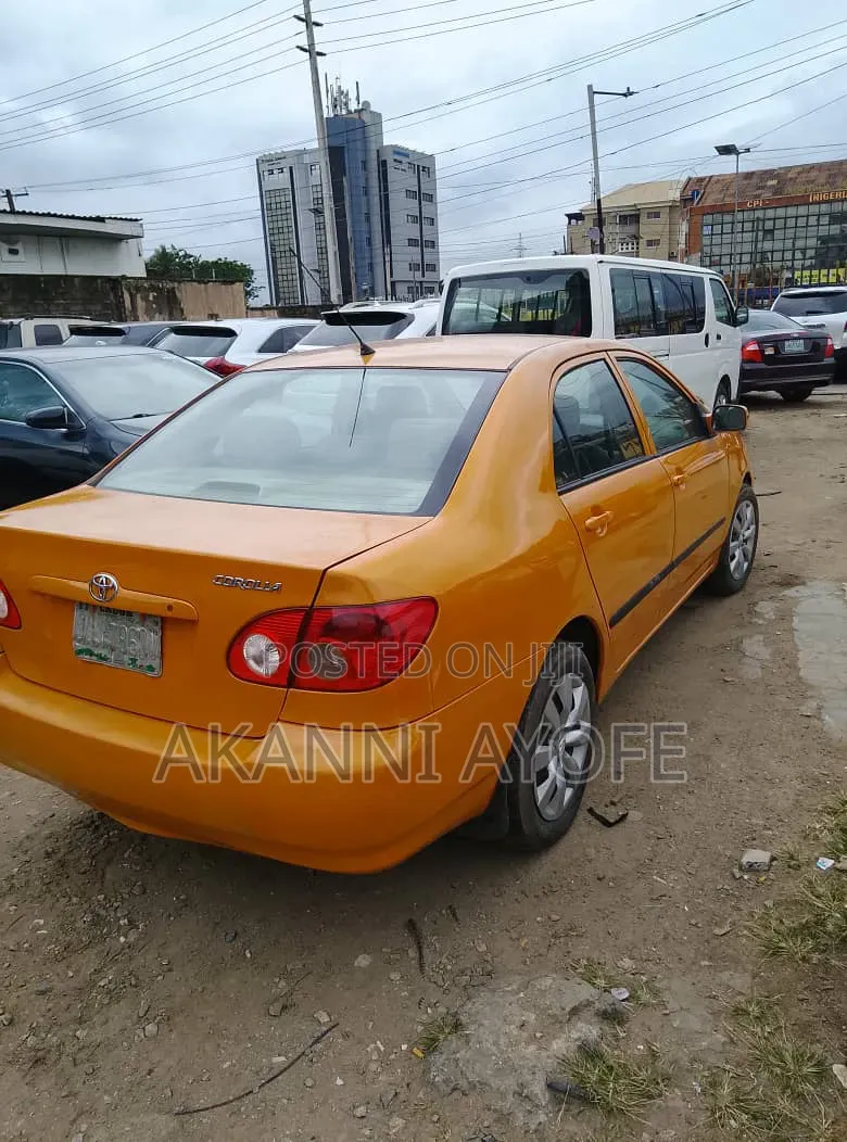 Toyota Corolla LE 2007 Yellow