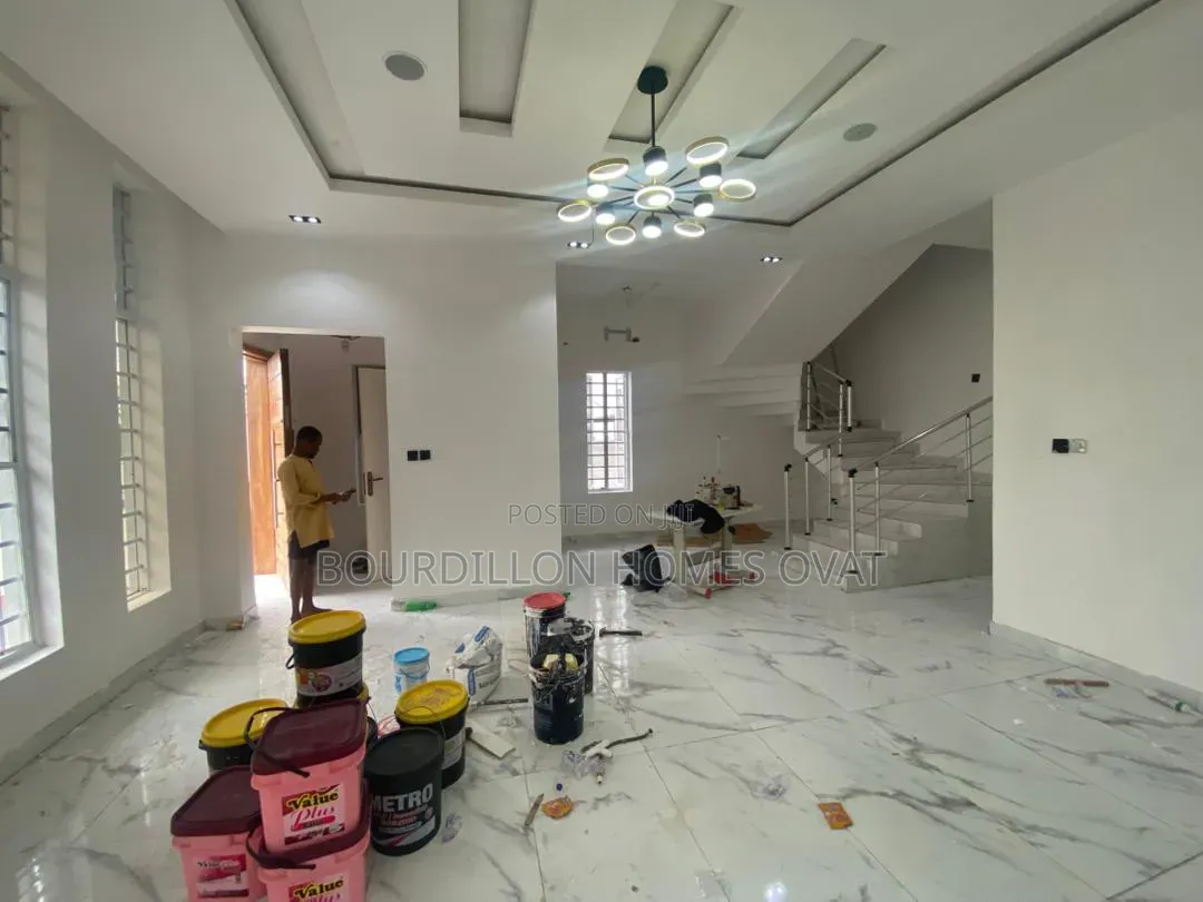 5bdrm Duplex in Osapa London Lekki for sale