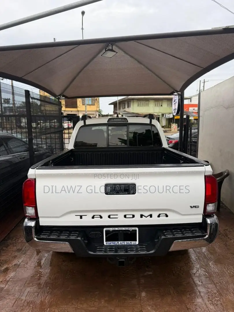 Toyota Tacoma 4dr Double Cab 2016 White
