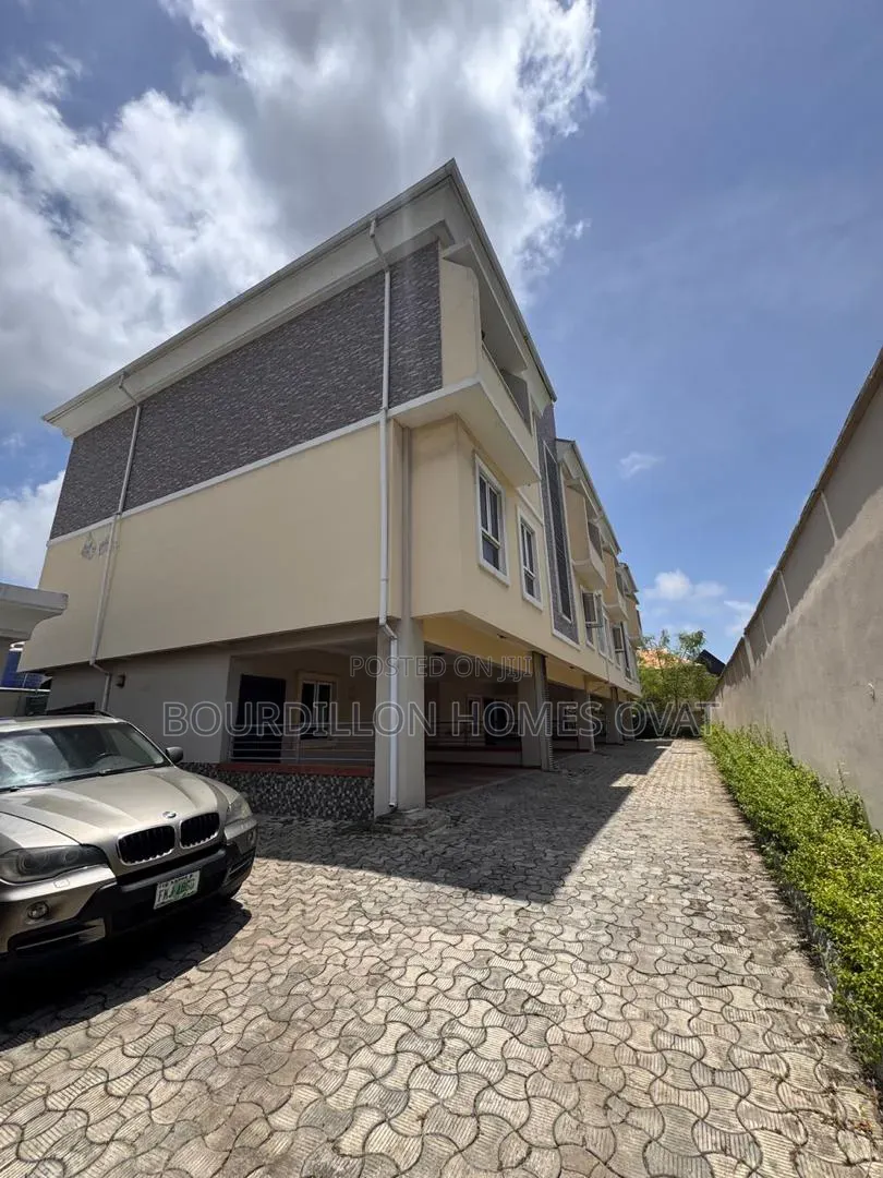 4bdrm Apartment in Osapa London Lekki for rent