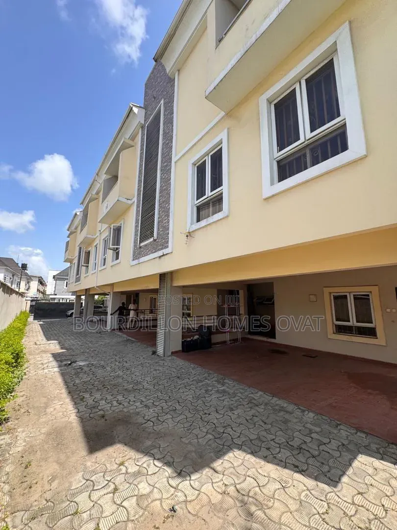 4bdrm Apartment in Osapa London Lekki for rent