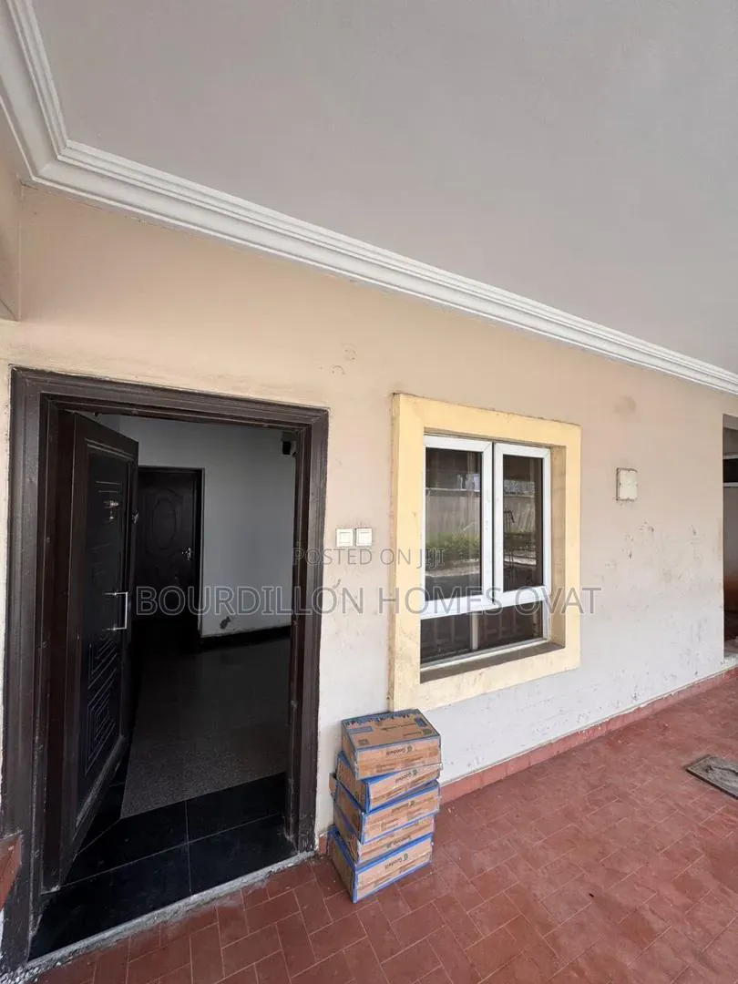 4bdrm Apartment in Osapa London Lekki for rent