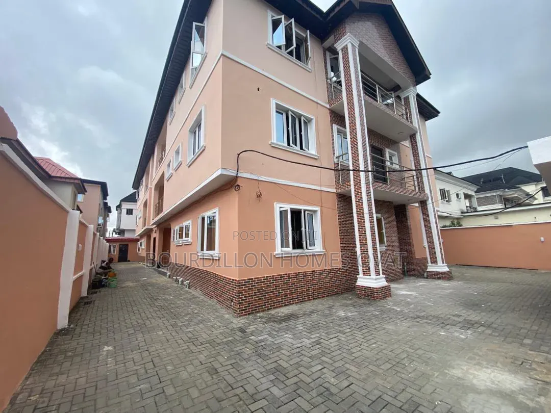 3bdrm Apartment in Osapa London Lekki for rent