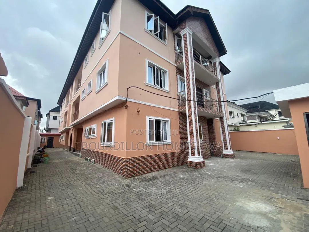 3bdrm Apartment in Osapa London Lekki for rent