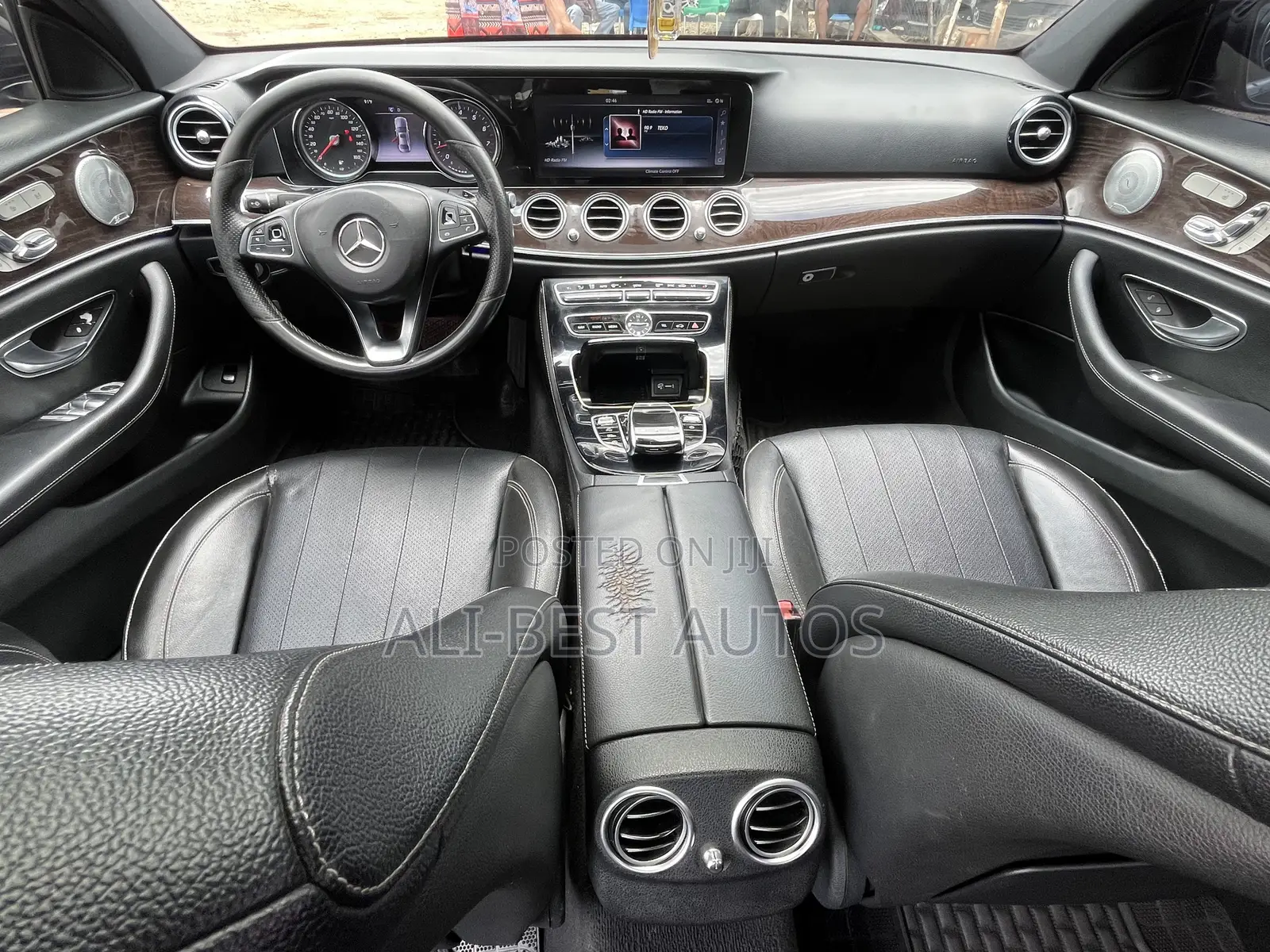 Mercedes-Benz E300 2016 Black