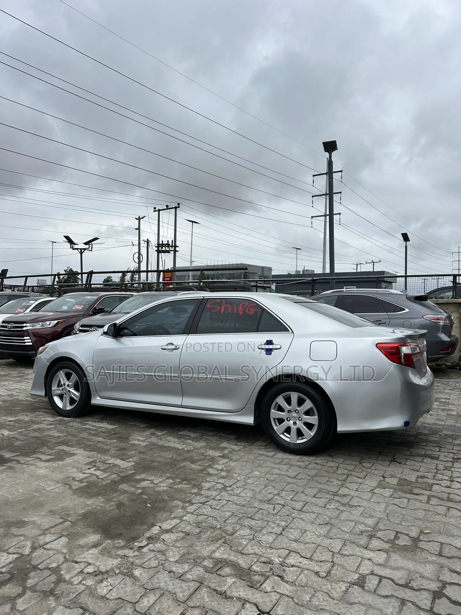 Toyota Camry SE 4dr Sedan w/Prod. End 11/13 (2.5L 4cyl 6A) 2014 Silver
