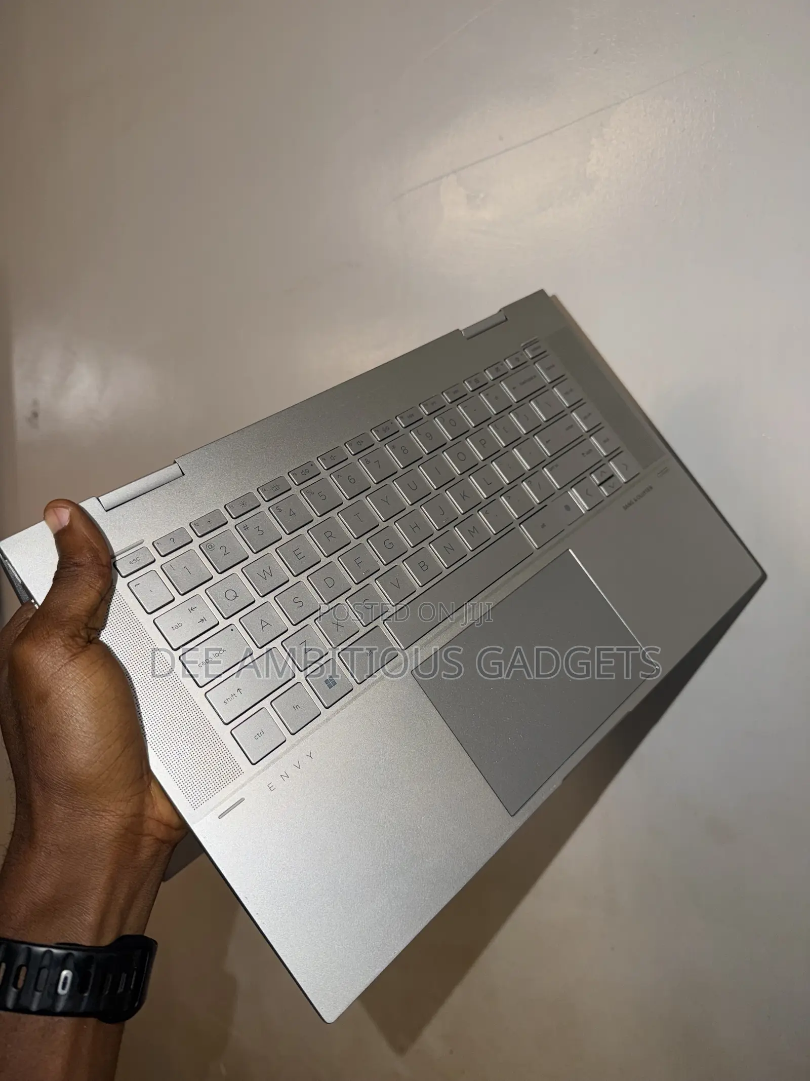 Laptop HP Envy 15-ep0xxx 8GB Intel Core i5 SSD 256GB