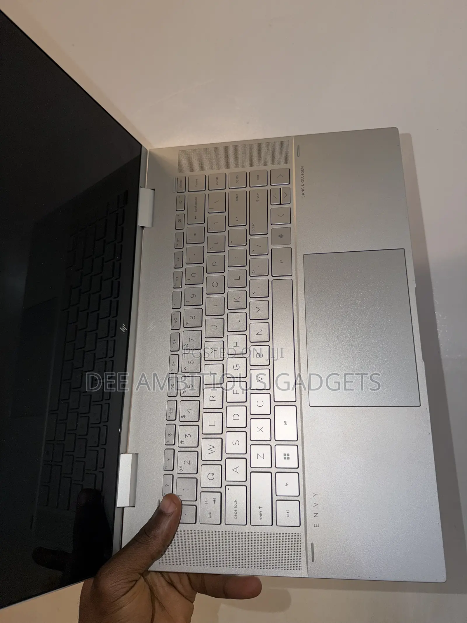 Laptop HP Envy 15-ep0xxx 8GB Intel Core i5 SSD 256GB