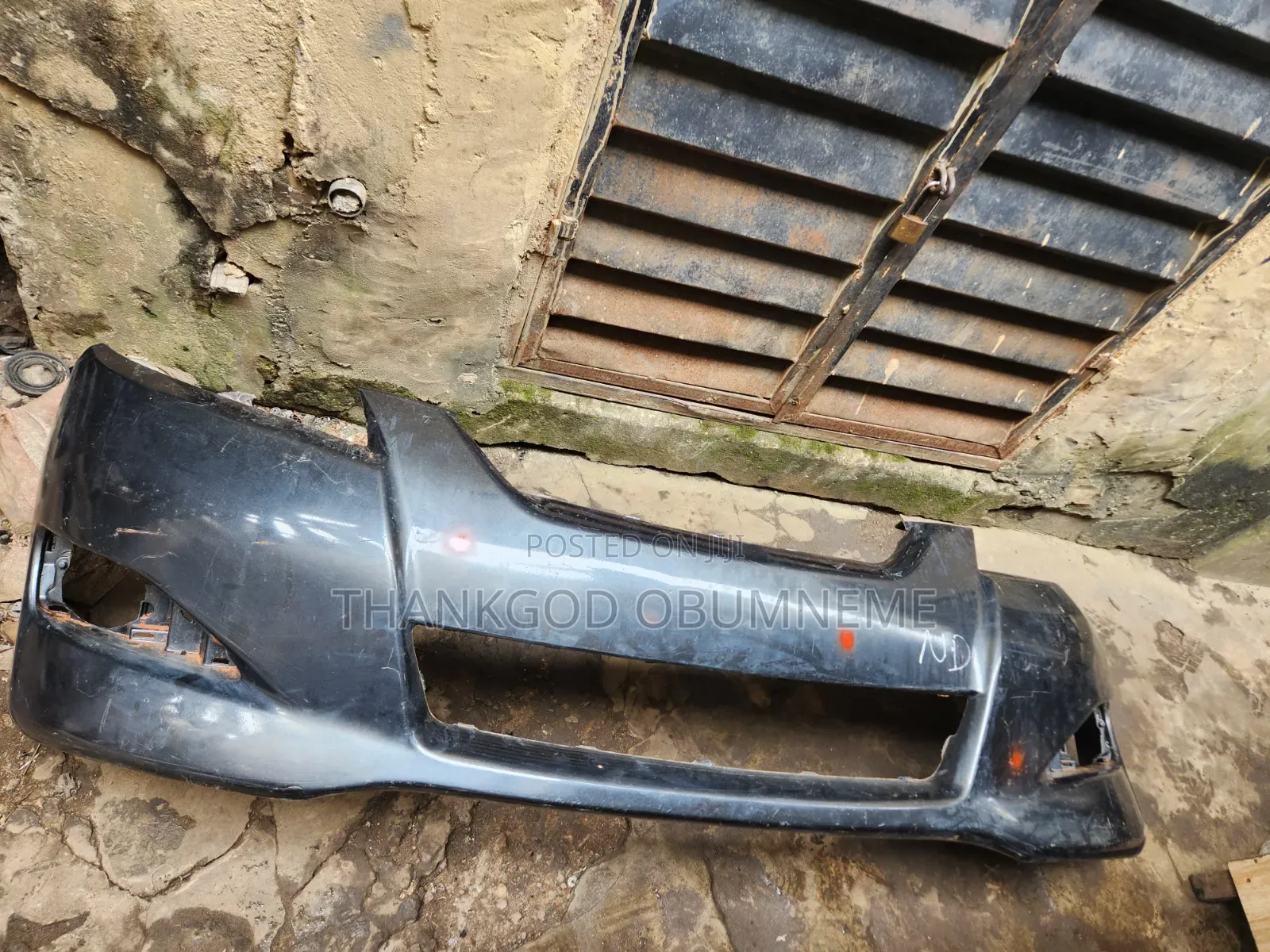 Front Foreign Used Bumper for Matrix 2010