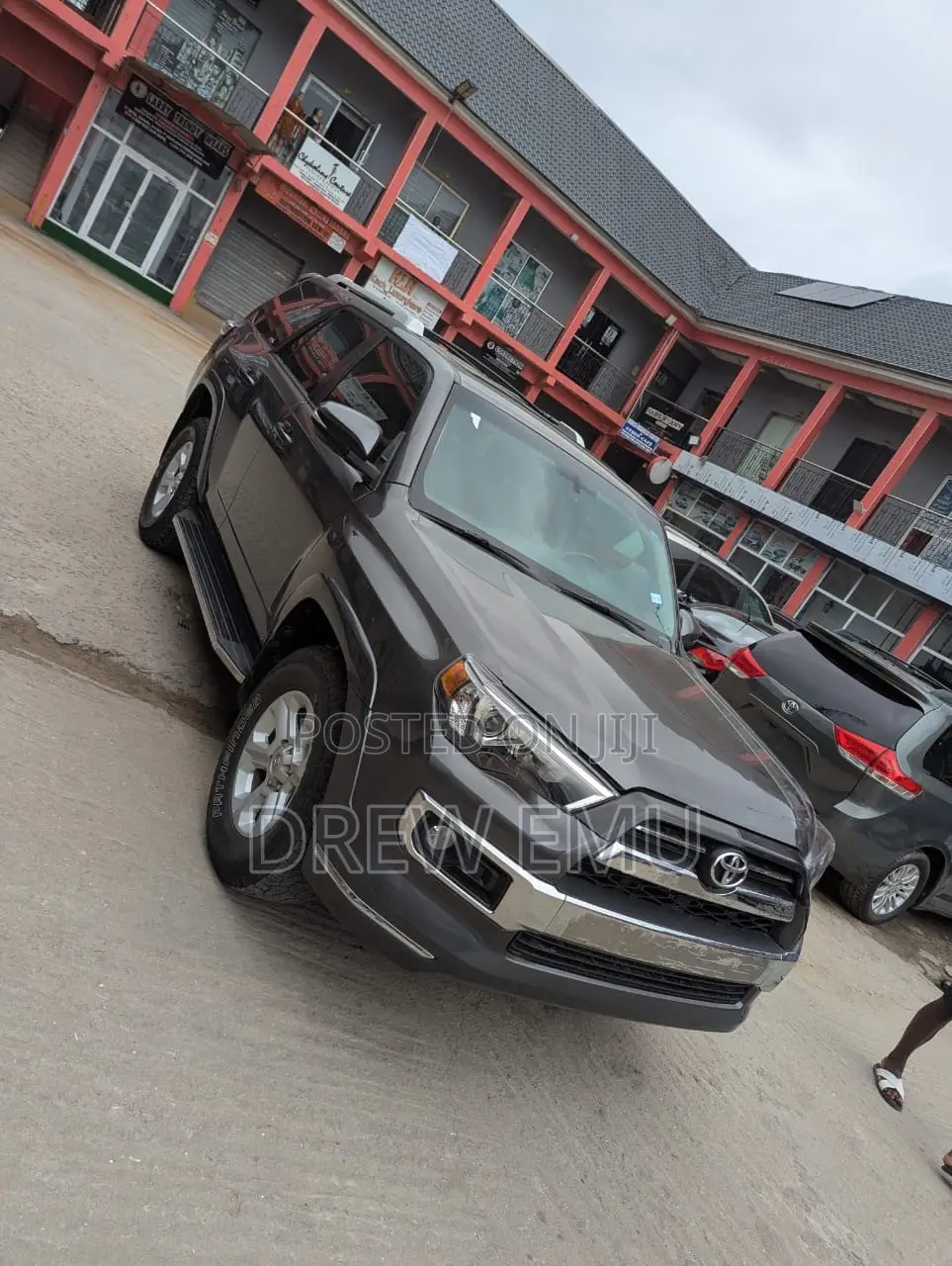 Toyota 4-Runner SR5 Premium 4dr 4x4 (4.0L 6cyl 5A) 2017 Gray