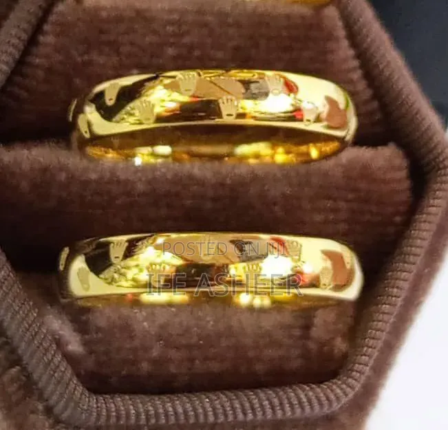 Couples Romanian Gold Wedding Bands