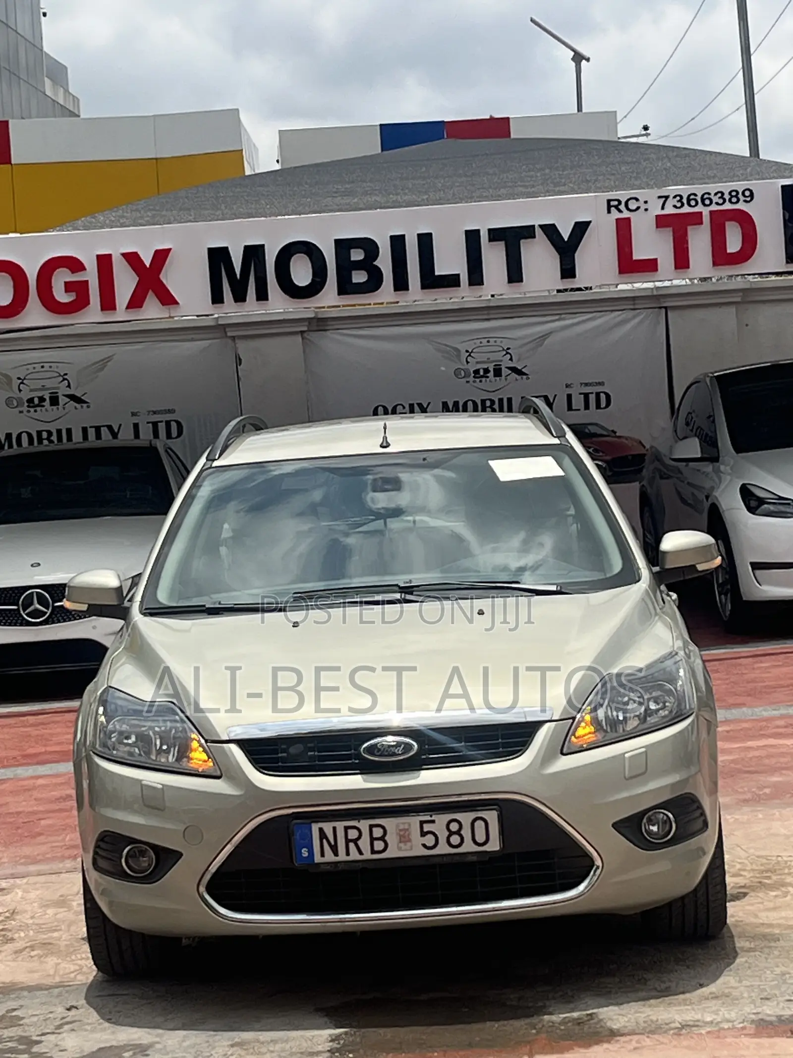 Ford Focus 2010 Beige