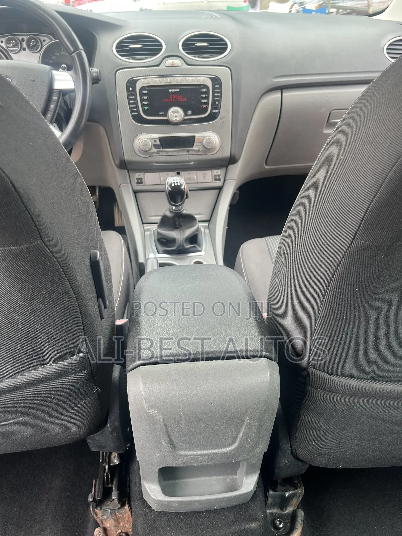 Ford Focus 2010 Beige