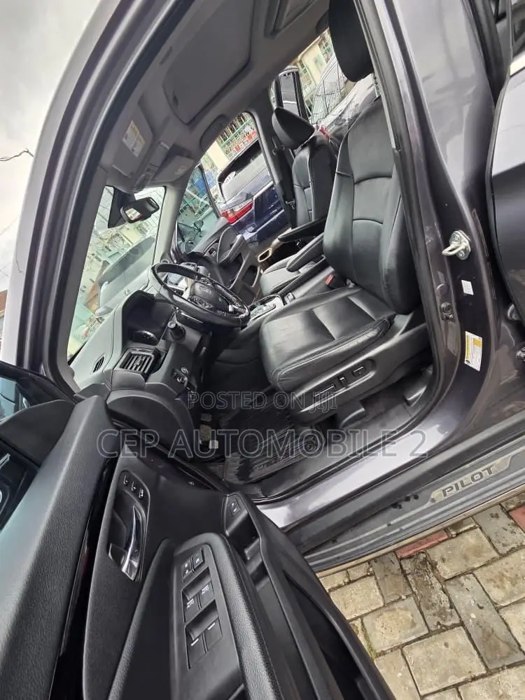 Honda Pilot Touring AWD 2019 Gray