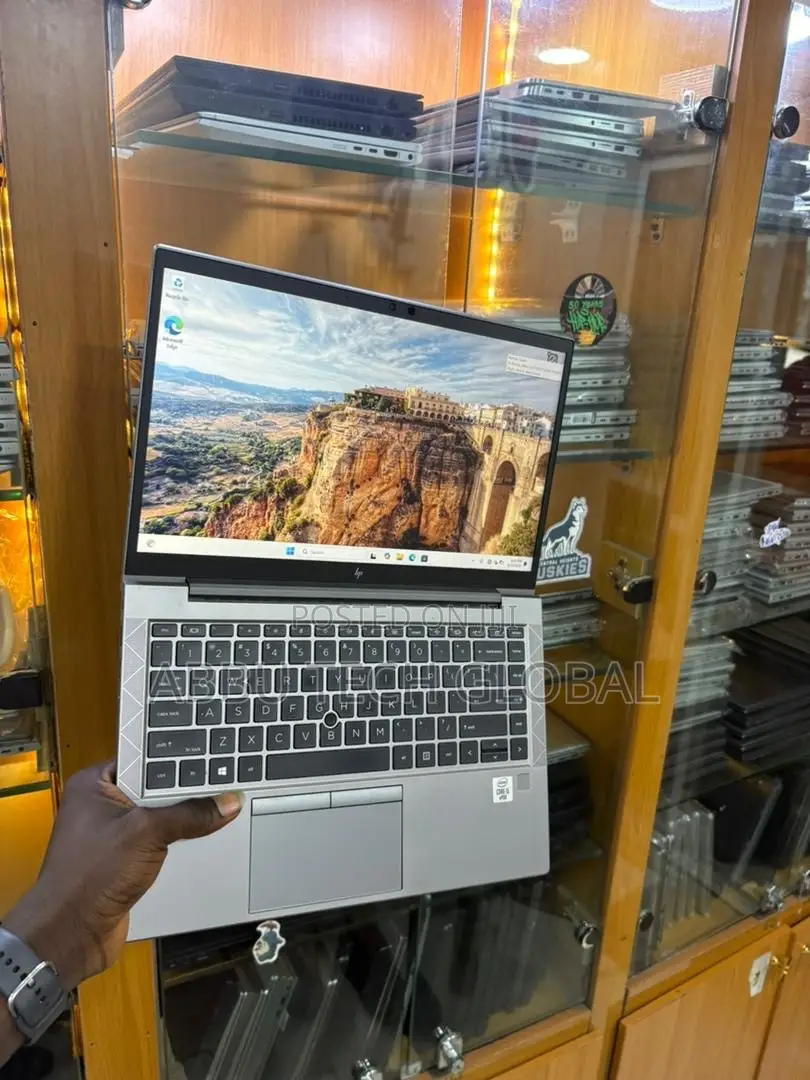 Laptop HP ZBook Firefly 14 G7 8GB Intel Core i5 SSD 256GB