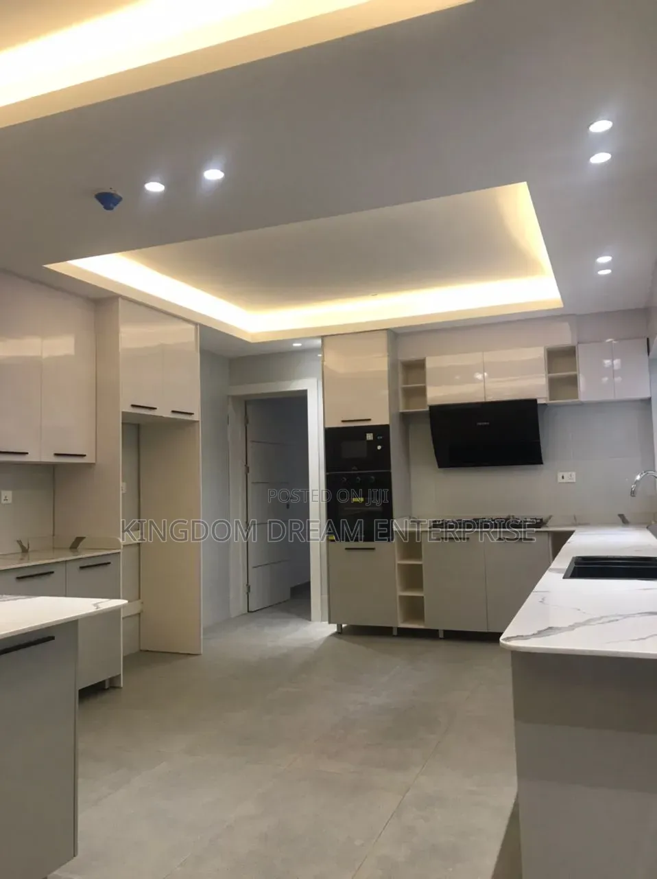 3bdrm Apartment in Ikoyi Lagos, Bourdillon for rent