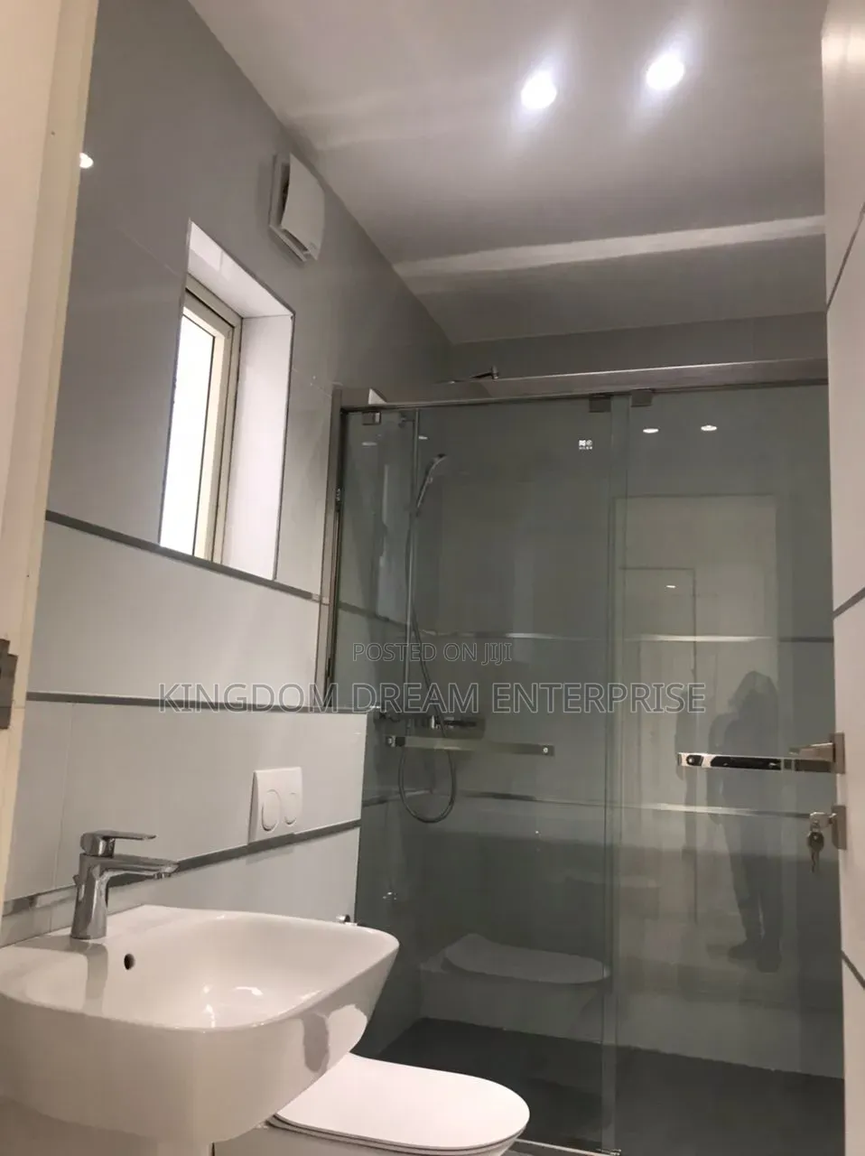 3bdrm Apartment in Ikoyi Lagos, Bourdillon for rent