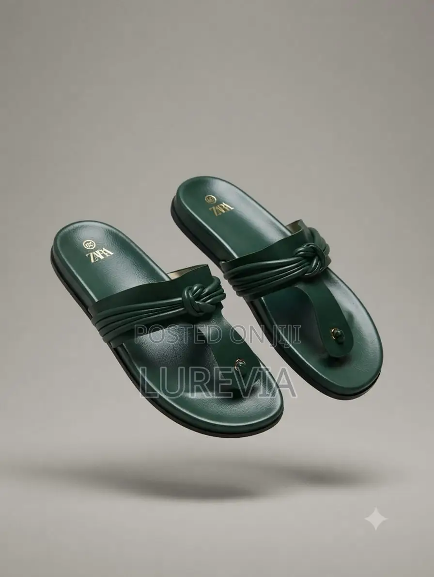 Elegant Women’s Flat Sandals
