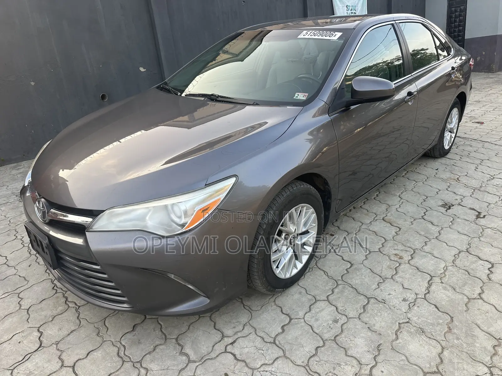 Toyota Camry LE 4dr Sedan (2.5L 4cyl 6A) 2017 Gray
