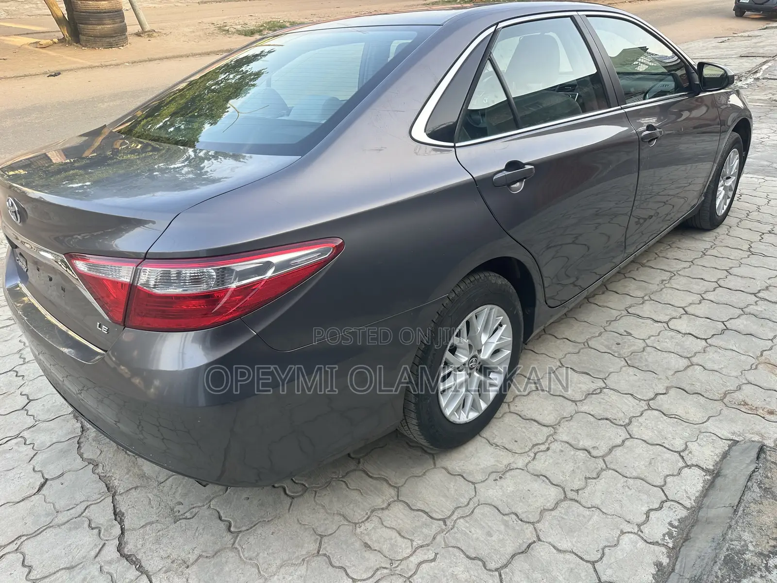 Toyota Camry LE 4dr Sedan (2.5L 4cyl 6A) 2017 Gray