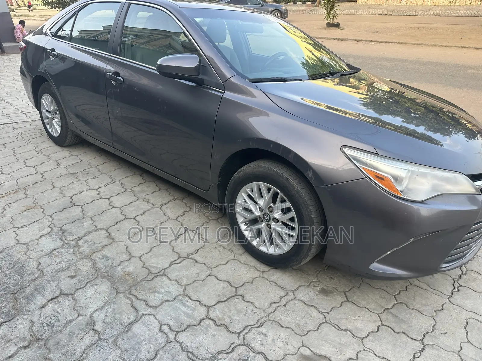 Toyota Camry LE 4dr Sedan (2.5L 4cyl 6A) 2017 Gray